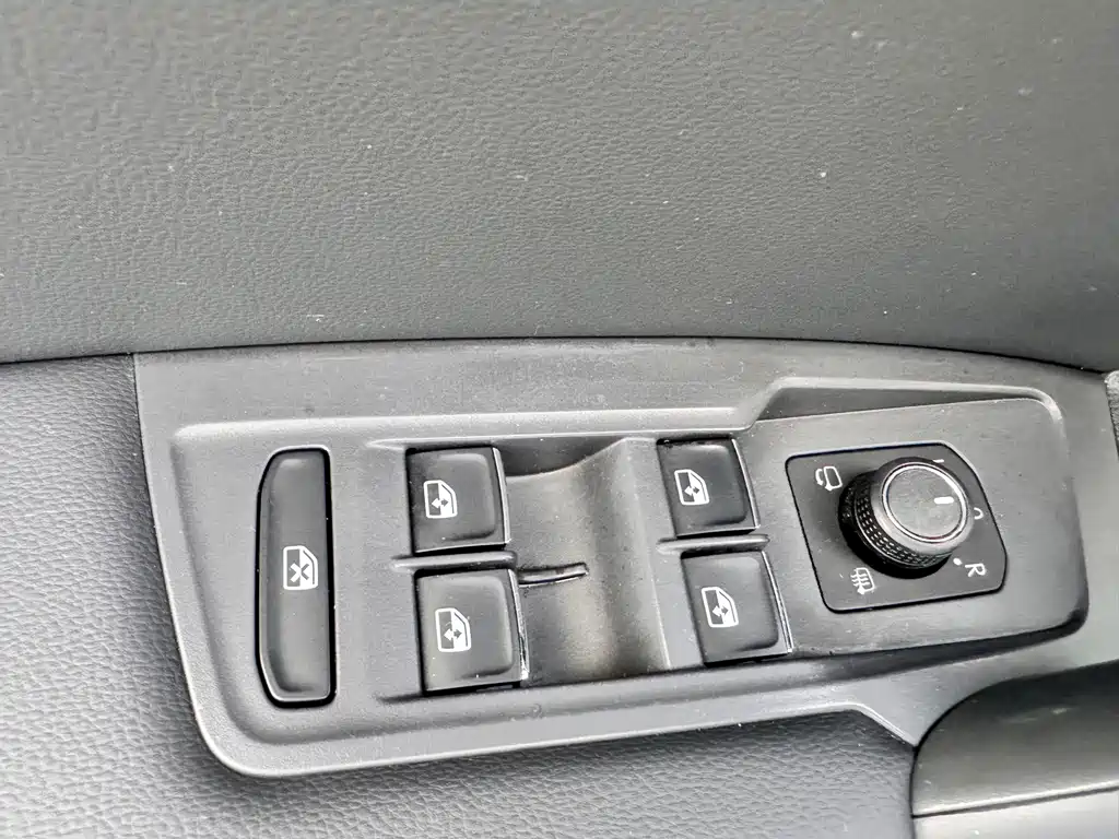 Volkswagen Tiguan L 2020 — фото 16