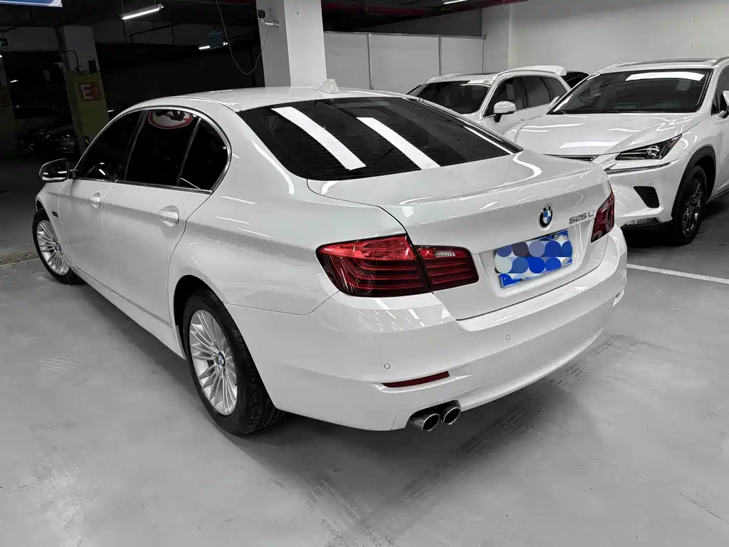 BMW 5 Series 2016 — фото 12