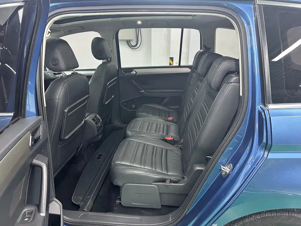 Volkswagen Touran 2018 — фото 10
