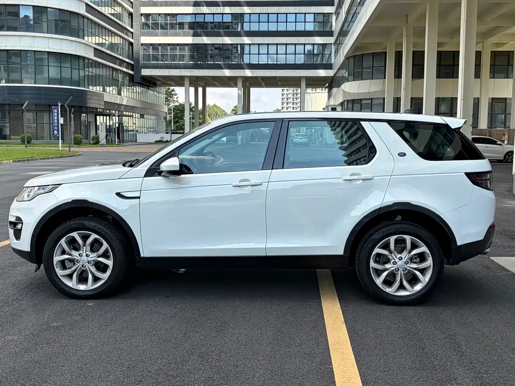Land Rover Discovery Sport 2017 — фото 16