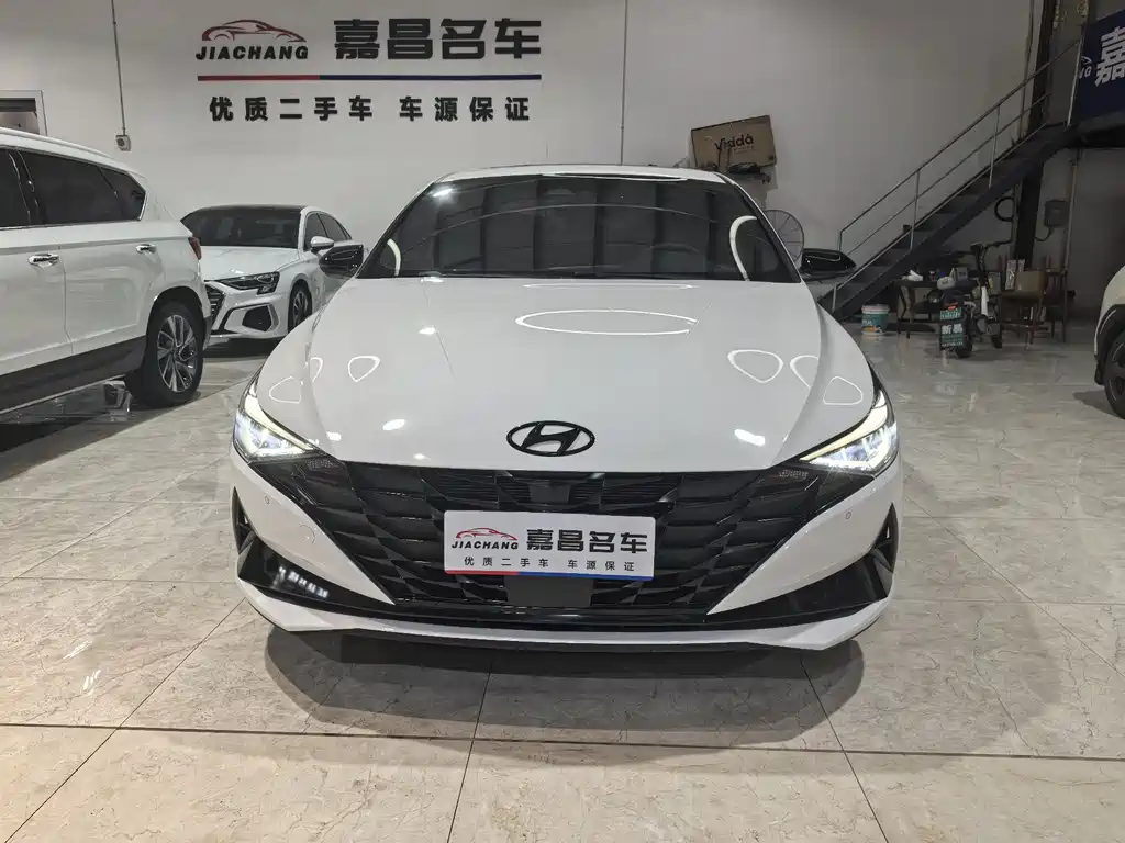 Hyundai Elantra 2023 — фото 9