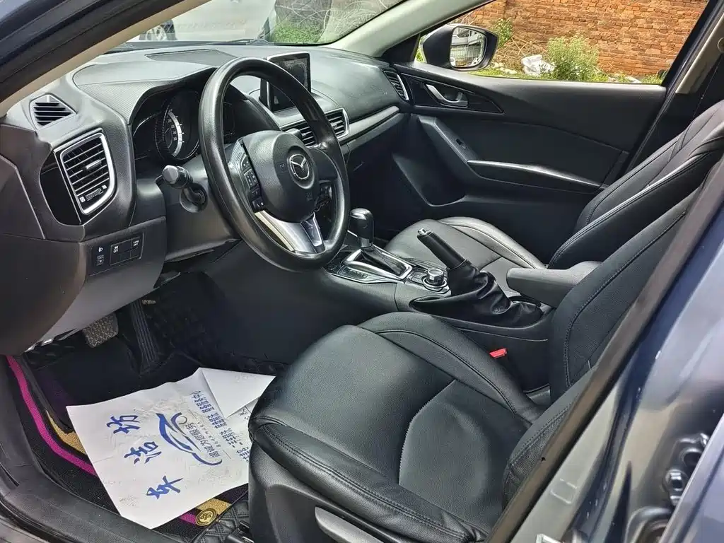 Mazda 3 Axela 2015