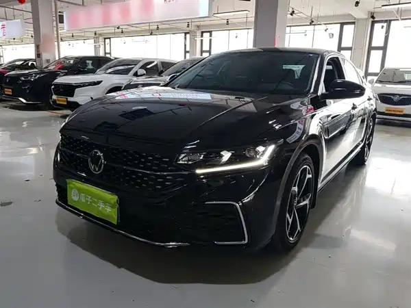 Volkswagen Passat 2025