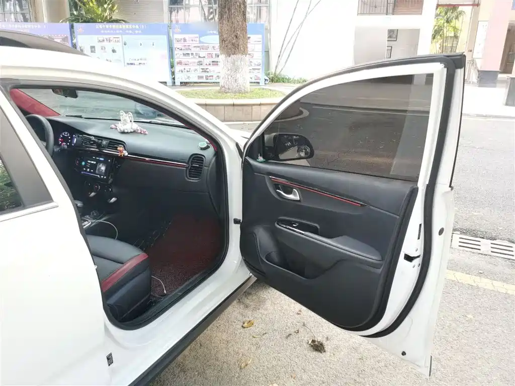 Kia KX Cross 2018 — фото 20