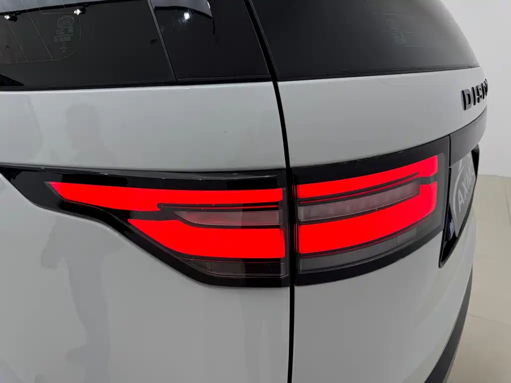 Land Rover Discovery 2019 — фото 25