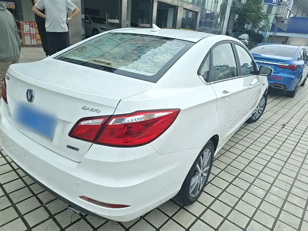 Changan Eado 2017 — фото 7
