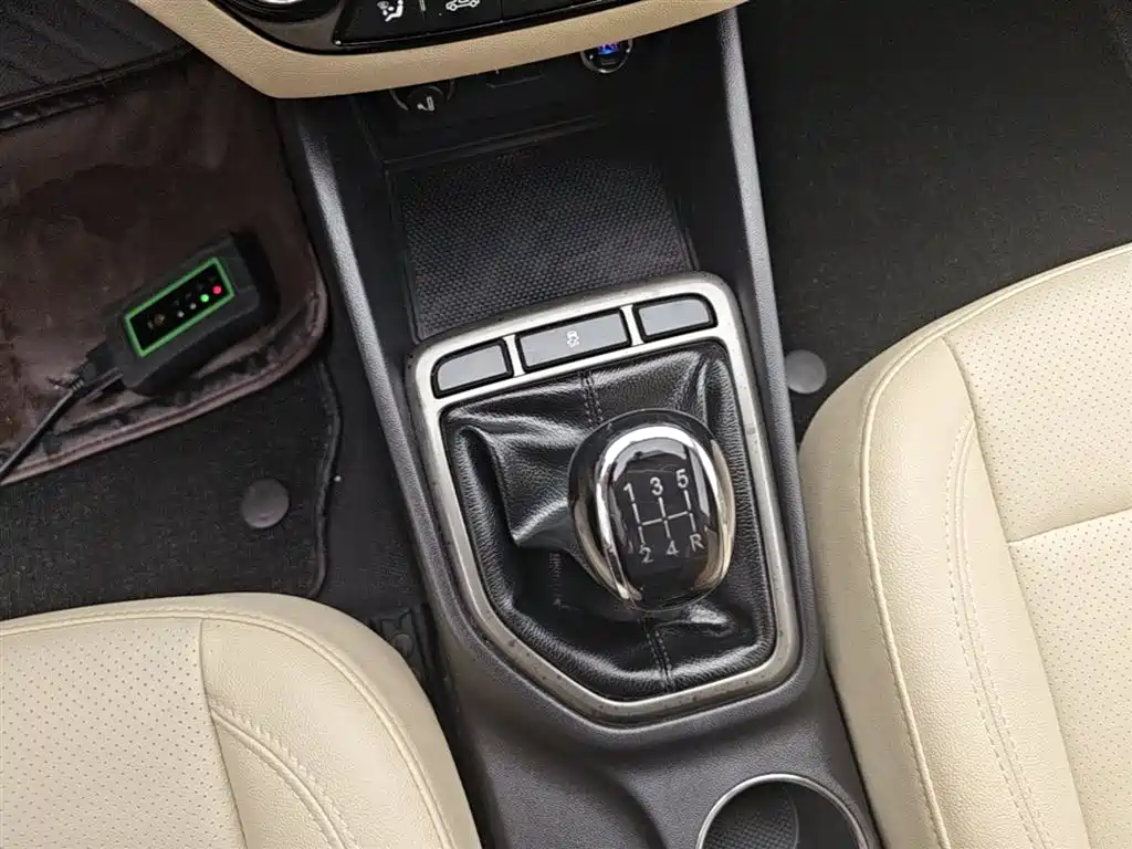 Changan Eado 2017 — фото 14