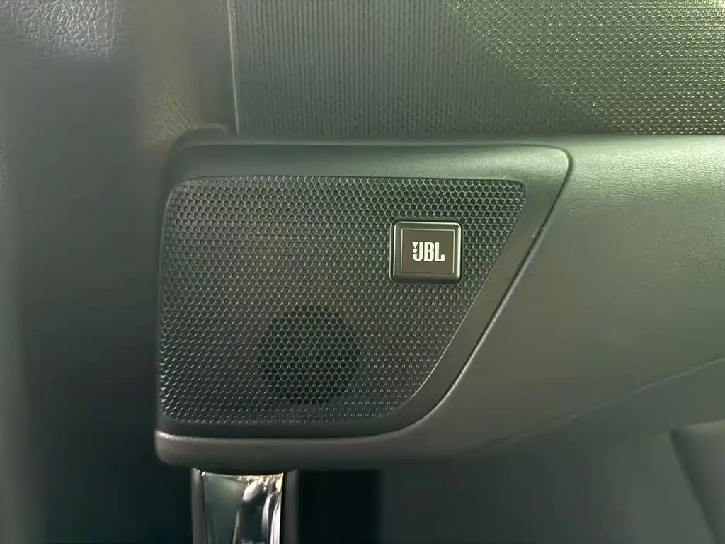 Toyota Vellfire 2021 — фото 11