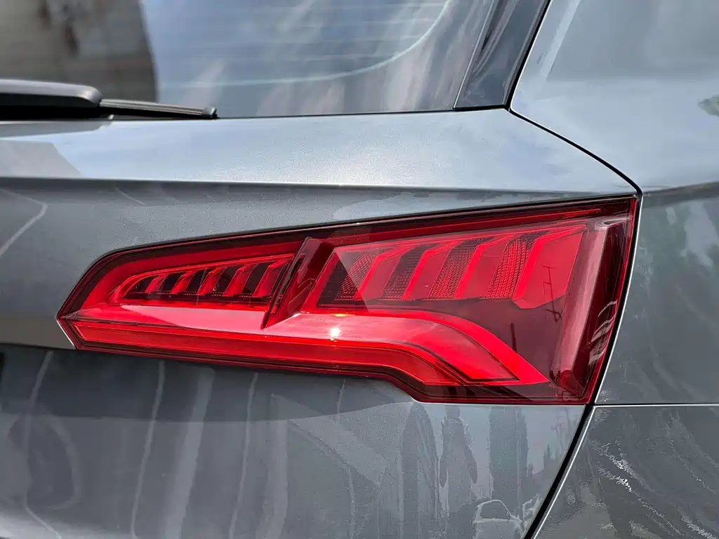 Audi Q5L 2021 — фото 13