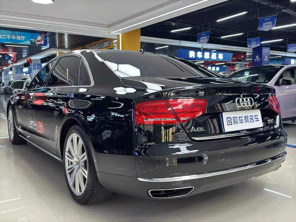 Audi A8 2015 — фото 19