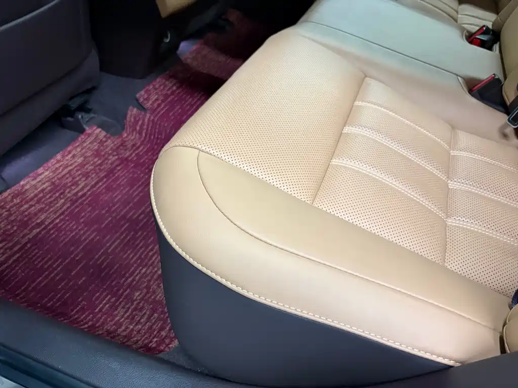 Lexus ES 2017 — фото 15