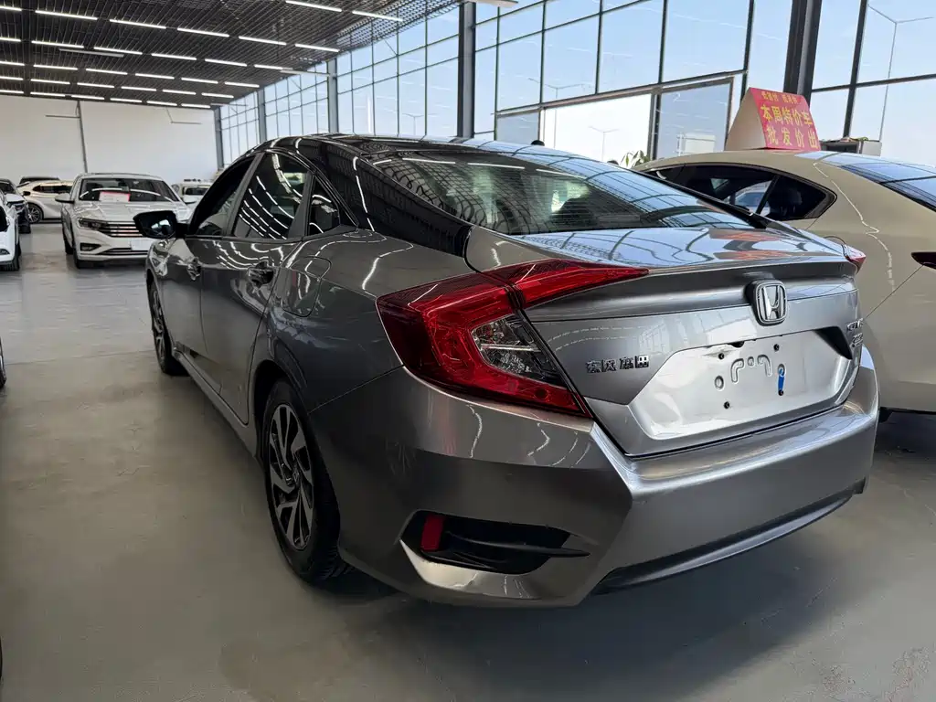 Honda Civic 2019 — фото 15