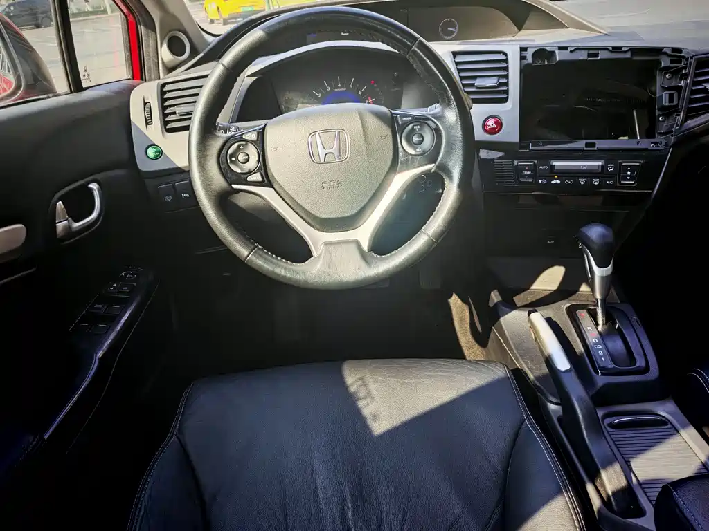 Honda Civic 2014 — фото 15