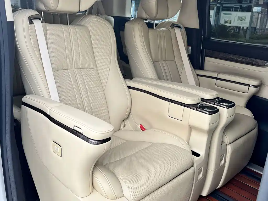Toyota Alphard 2019 — фото 13