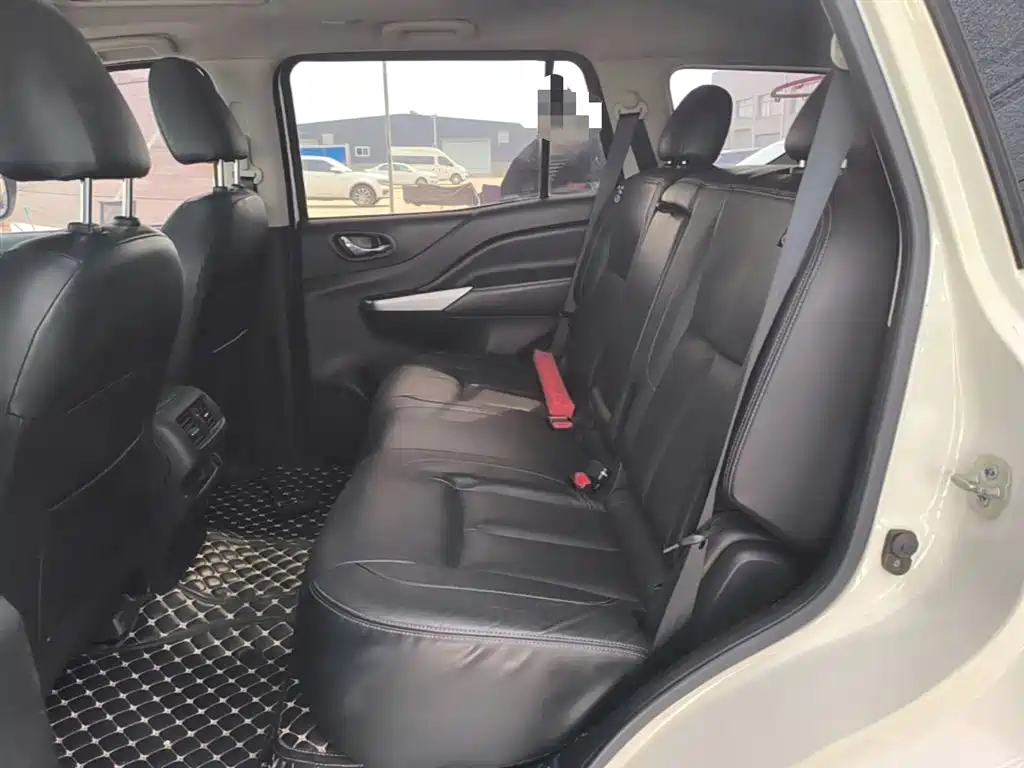 Nissan Terra 2019 — фото 12