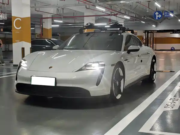 Porsche Taycan 2021