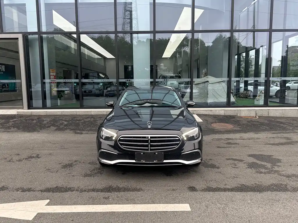 Mercedes-Benz E-Class 2022