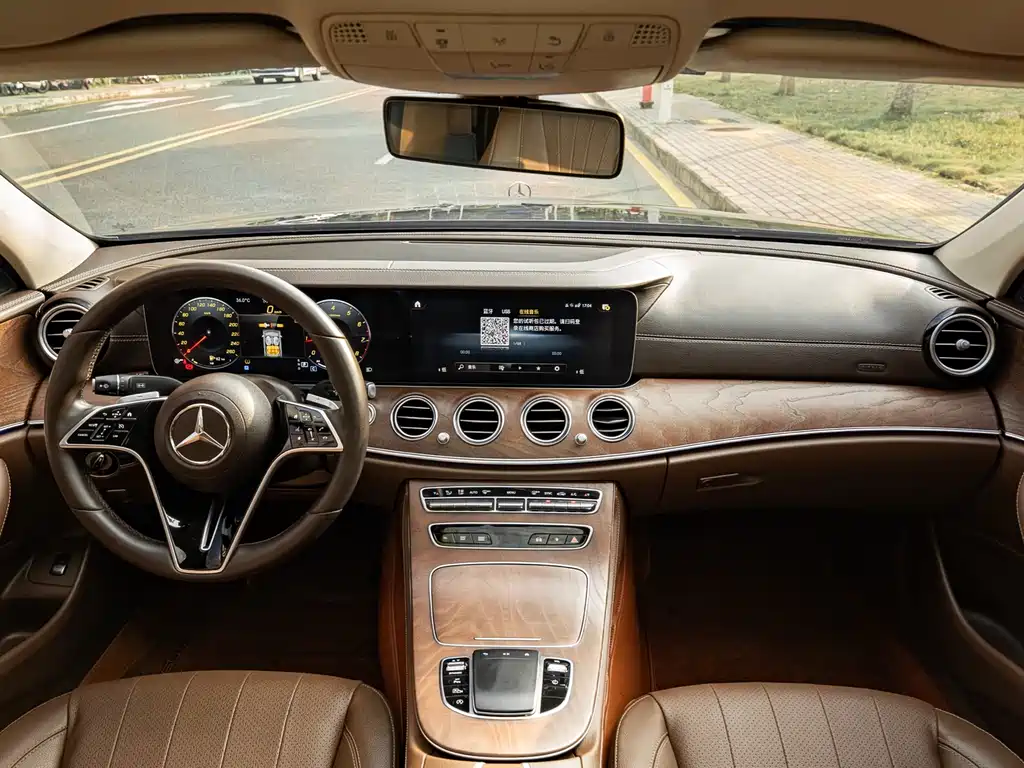 Mercedes-Benz E-Class 2022 — фото 8