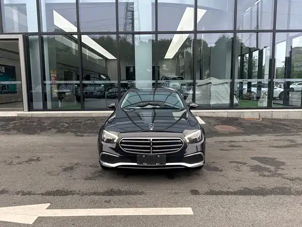 Mercedes-Benz E-Class 2022