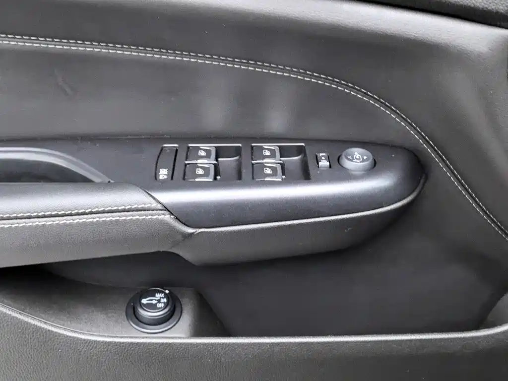 Cadillac SRX 2014 — фото 9