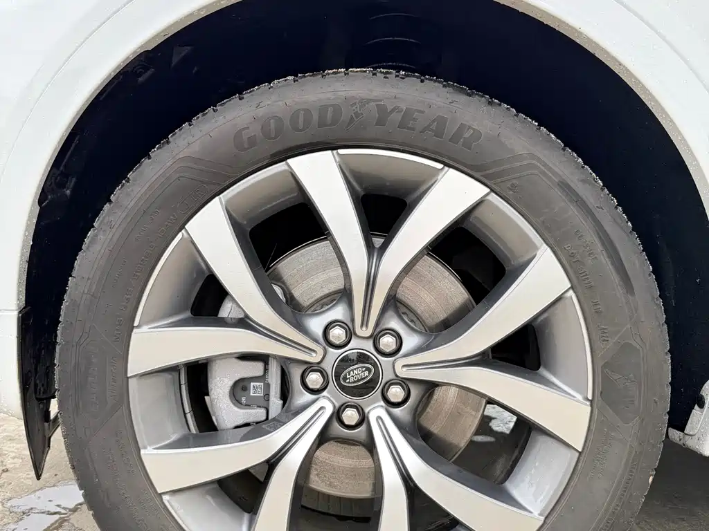 Land Rover Discovery Sport 2025 — фото 8