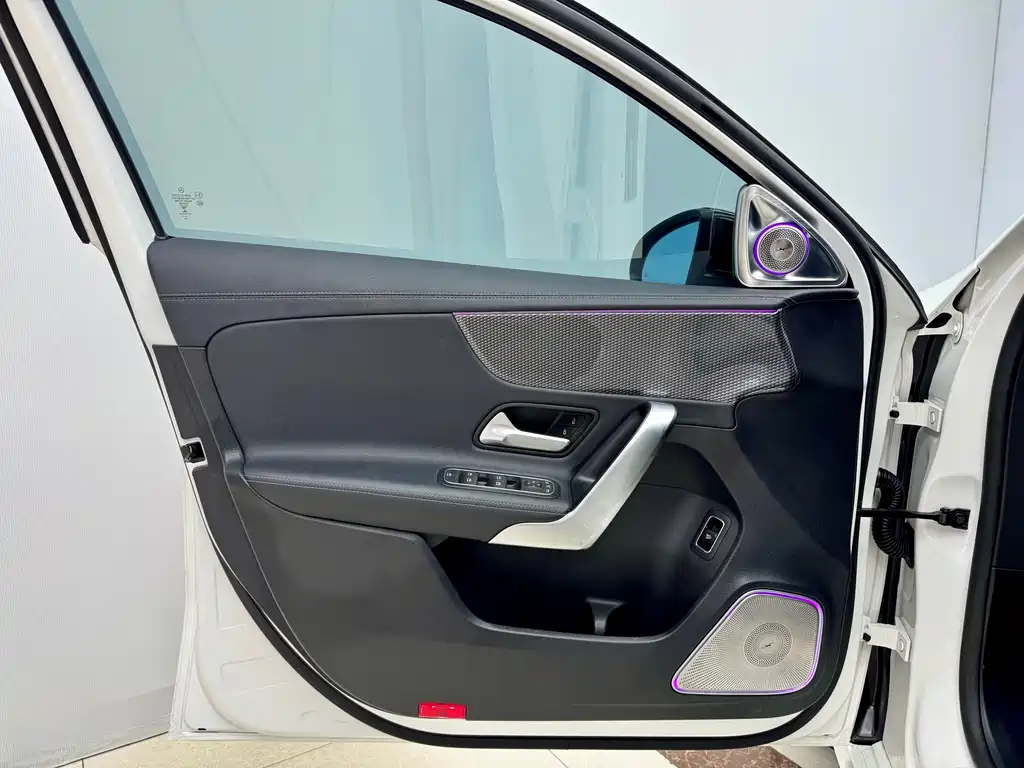 Mercedes-Benz A-Class 2022 — фото 7
