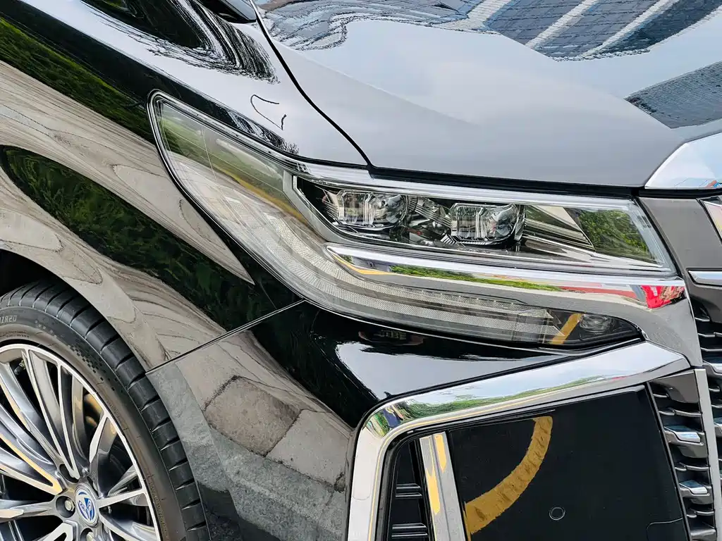 Toyota Alphard 2022 — фото 14