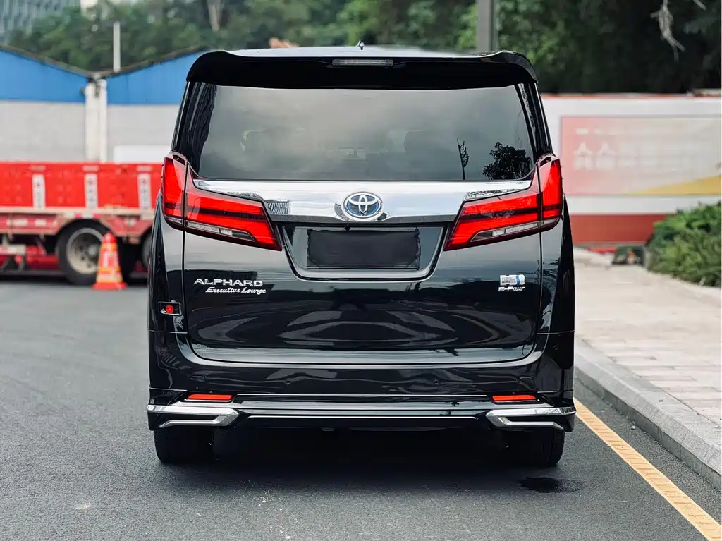 Toyota Alphard 2022 — фото 5