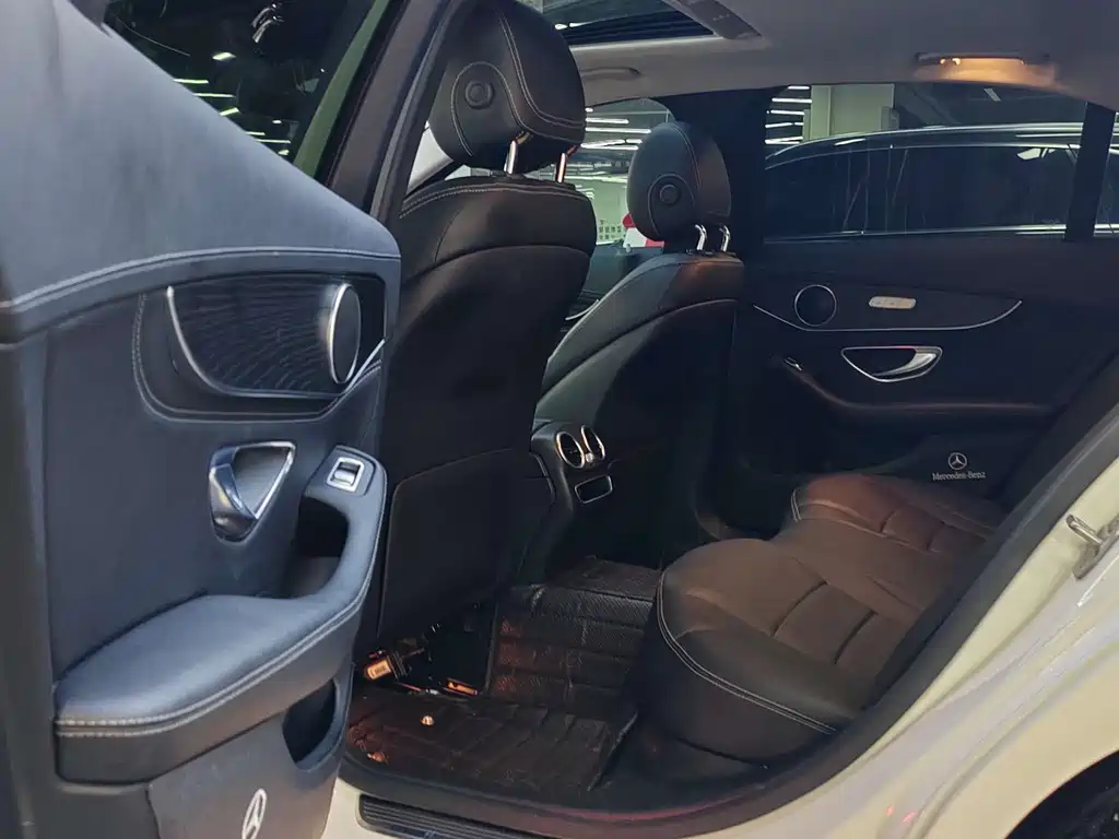 Mercedes-Benz C-Class 2019 — фото 10