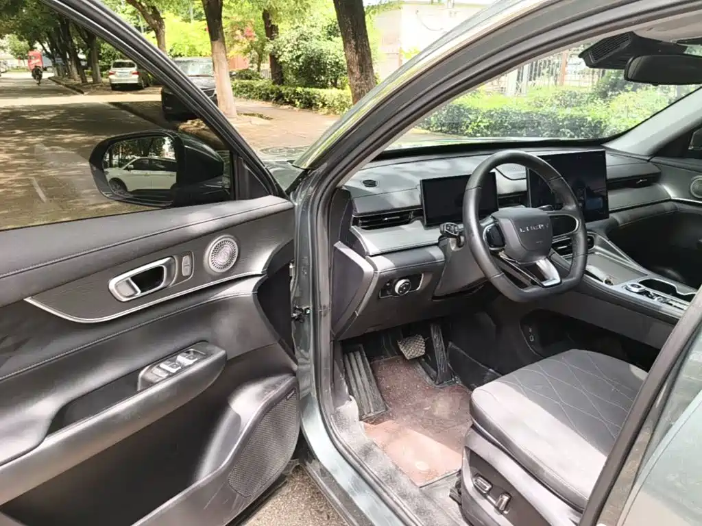 Chery Tiggo 8 PLUS 2025 — фото 12