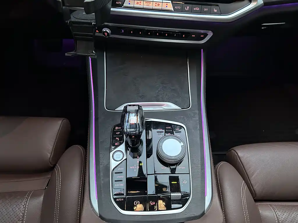 BMW X5 New Energy 2021 — фото 16