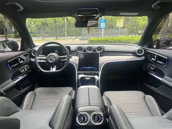 Mercedes-Benz C-Class 2024