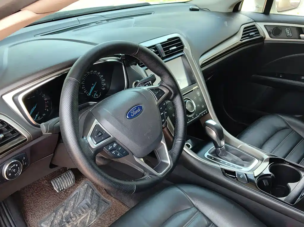 Ford Mondeo 2015 — фото 8