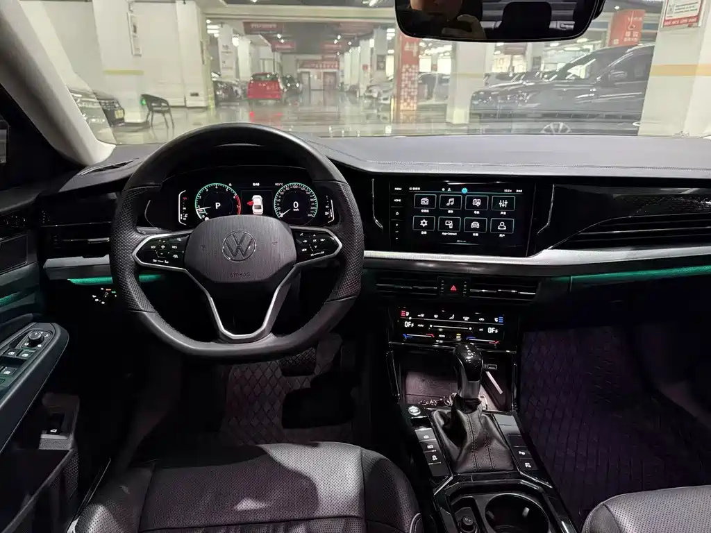 Volkswagen Passat 2023