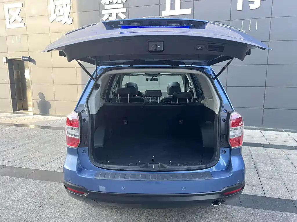 Subaru Forester 2014 — фото 10