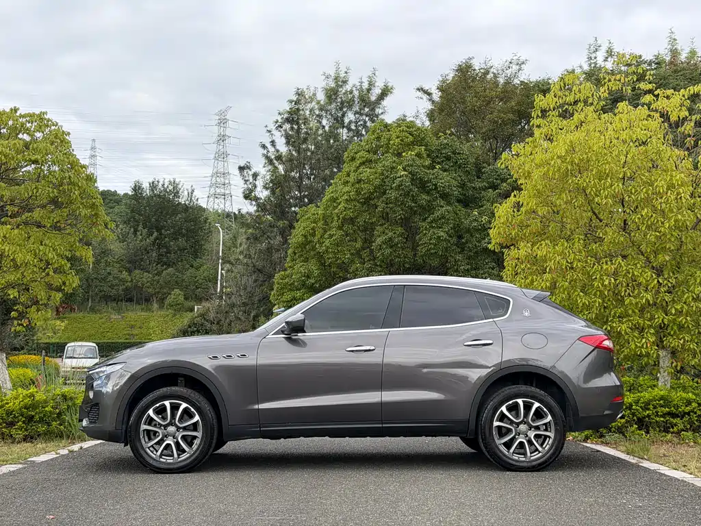 Maserati Levante 2018 — фото 5