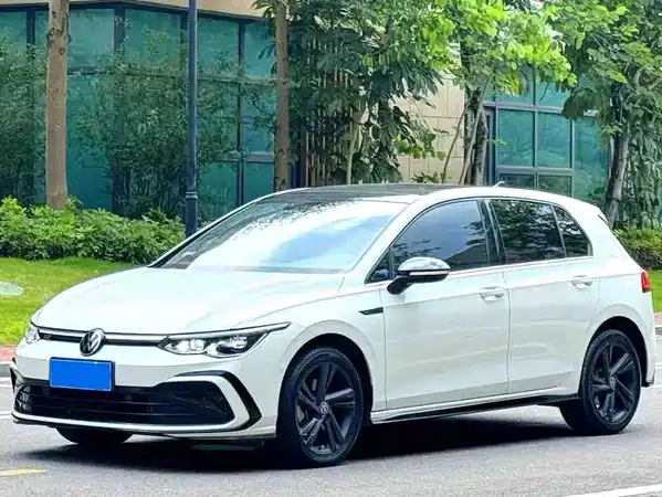 Volkswagen Golf 2021
