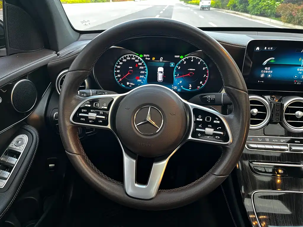Mercedes-Benz GLC 2021 — фото 16