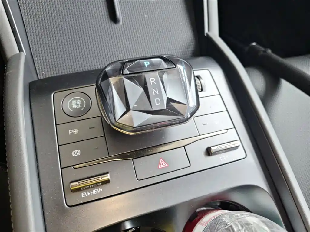 BYD Qin L 2025 — фото 14