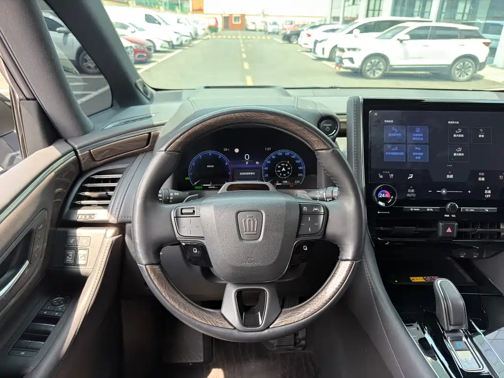 Toyota Vellfire 2024 — фото 10