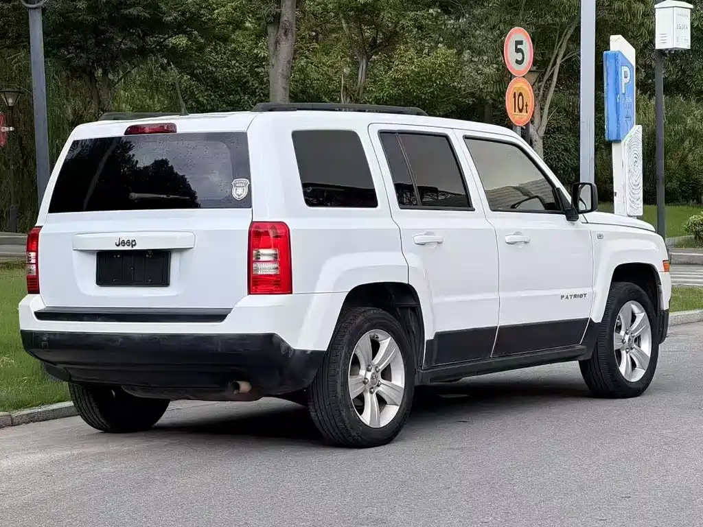 Jeep Patriot 2014 — фото 4