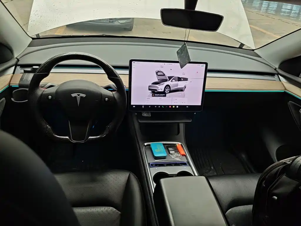 Tesla Model Y 2022 — фото 10