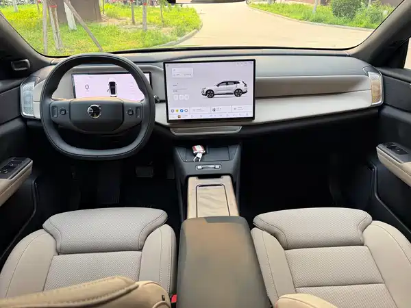Volvo XC70 Plug-In Hybrid 2025