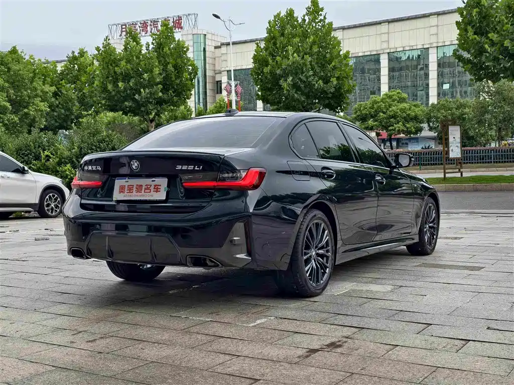 BMW 3 Series 2024 — фото 12