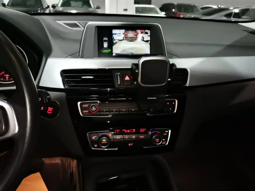 BMW X1 2018 — фото 9