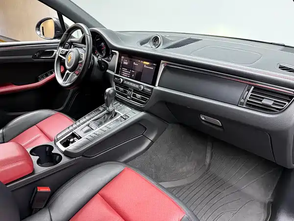 Porsche Macan 2021
