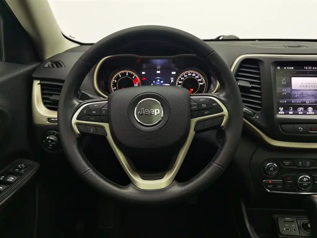 Jeep Cherokee 2016 — фото 11