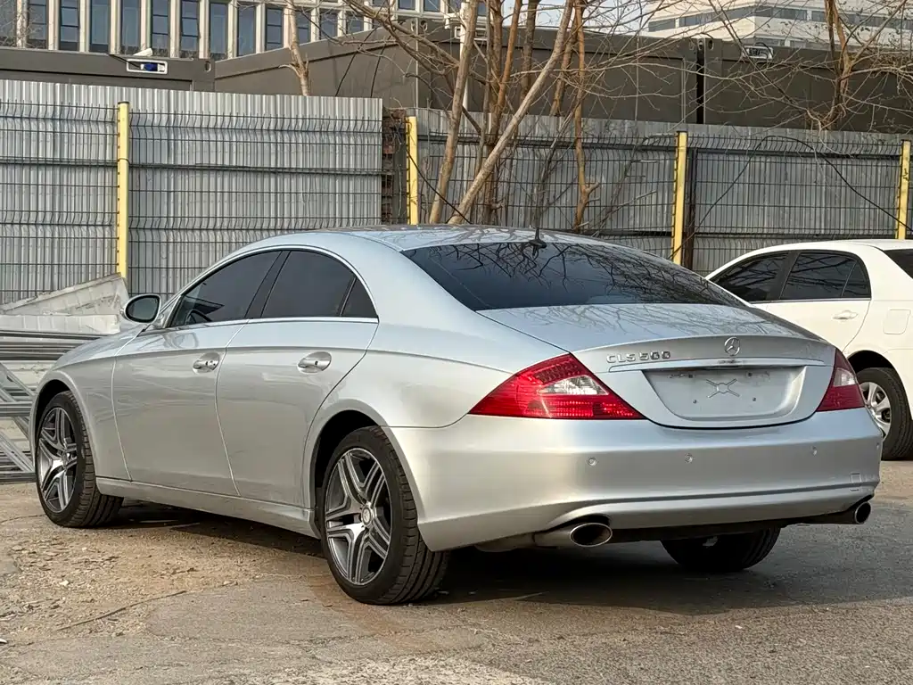 Mercedes-Benz CLS 2005 — фото 6