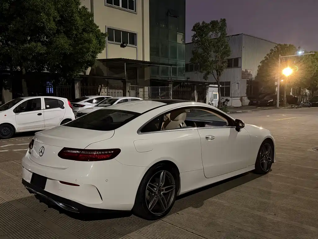 Mercedes-Benz E-Class 2019 — фото 15
