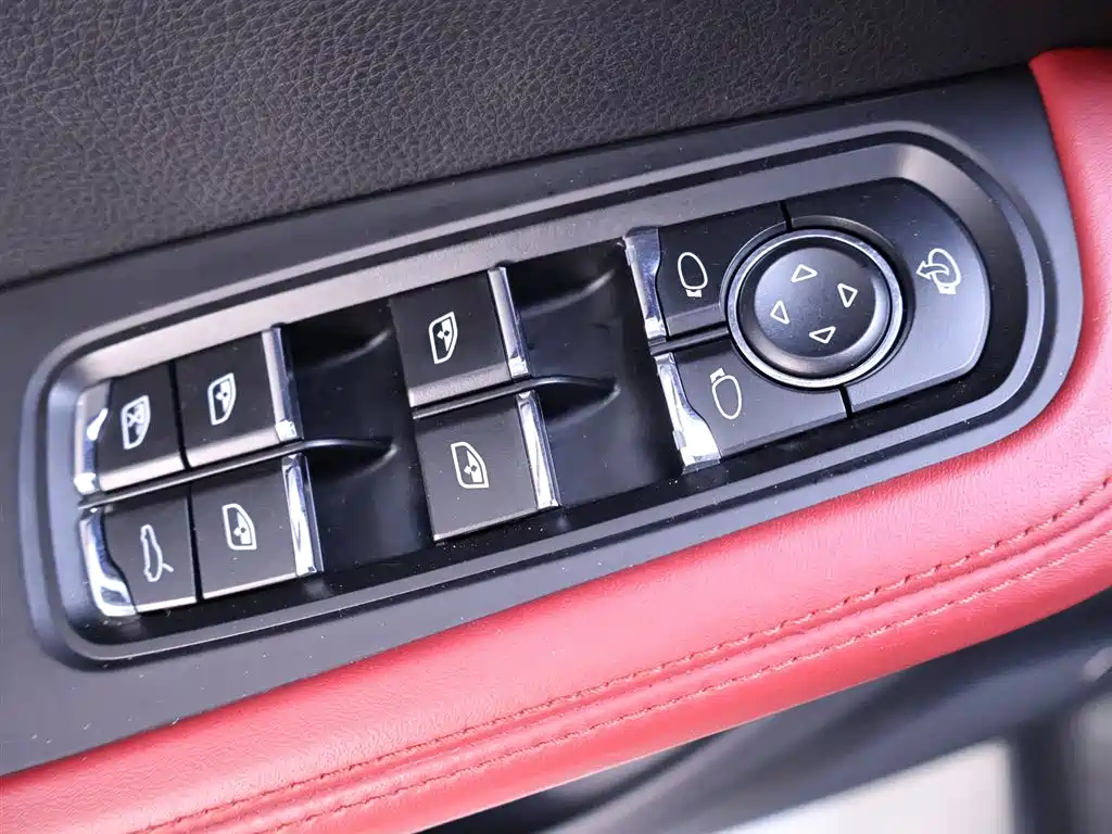 Porsche Macan 2019 — фото 16
